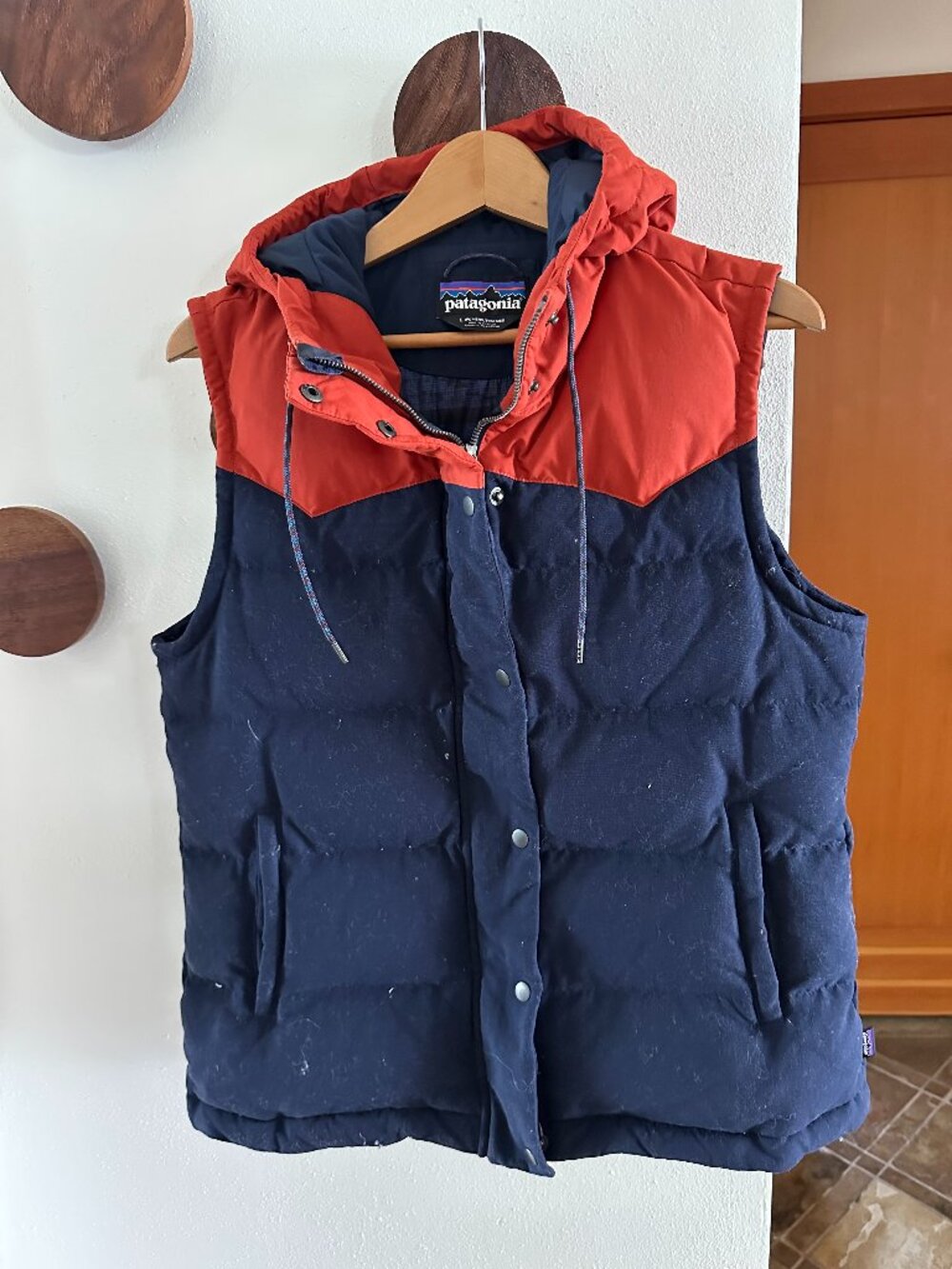 Patagonia Women's Bivy Hooded Vest in Navy, Size L